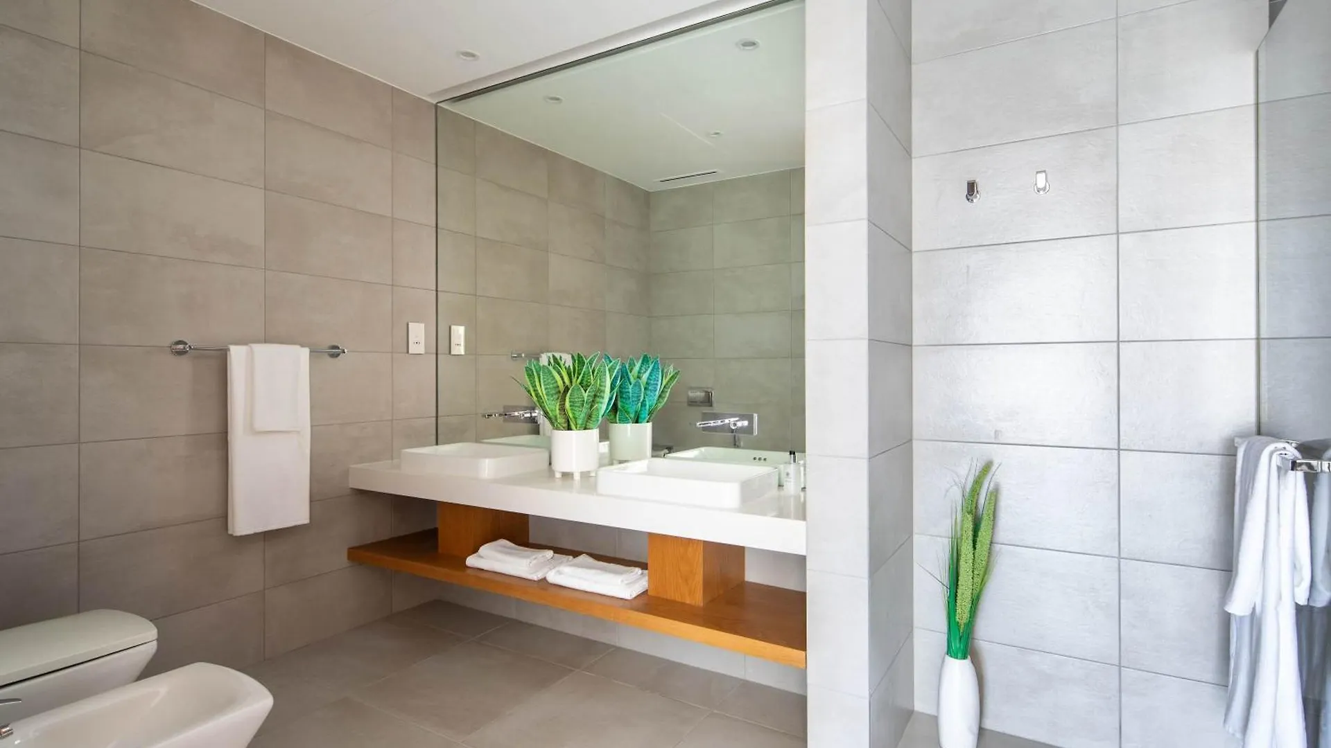 Frank Porter - The One Jbr Dubai Apartment