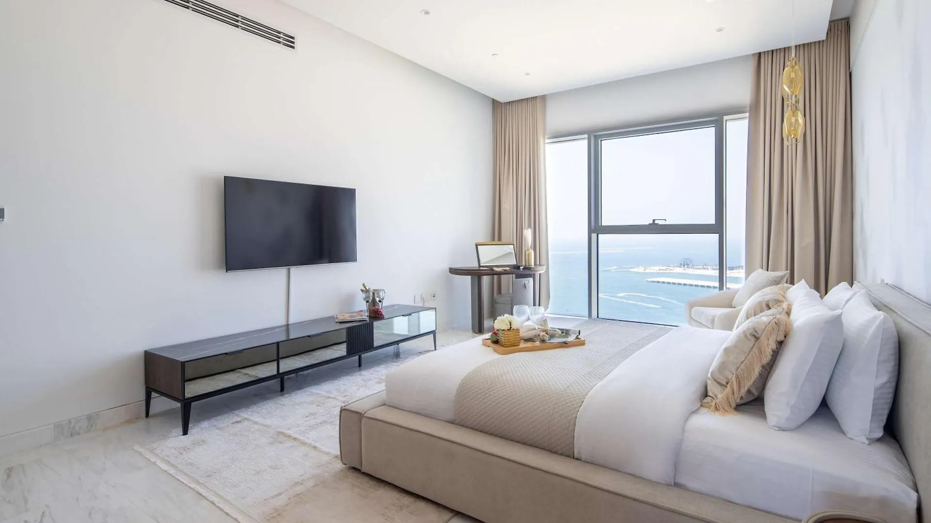 Frank Porter - The One Jbr Dubai 0*,