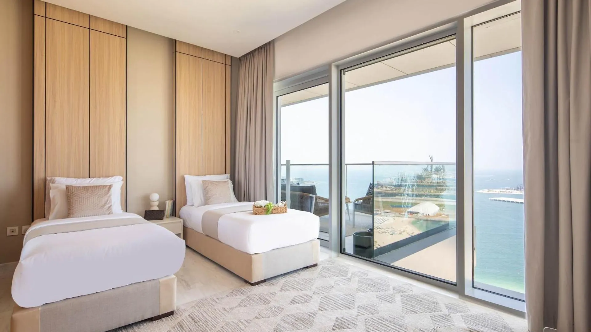 Frank Porter - The One Jbr Dubai 0*,  United Arab Emirates